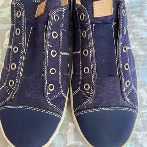 Spenco canvas slip on sneakers size 12